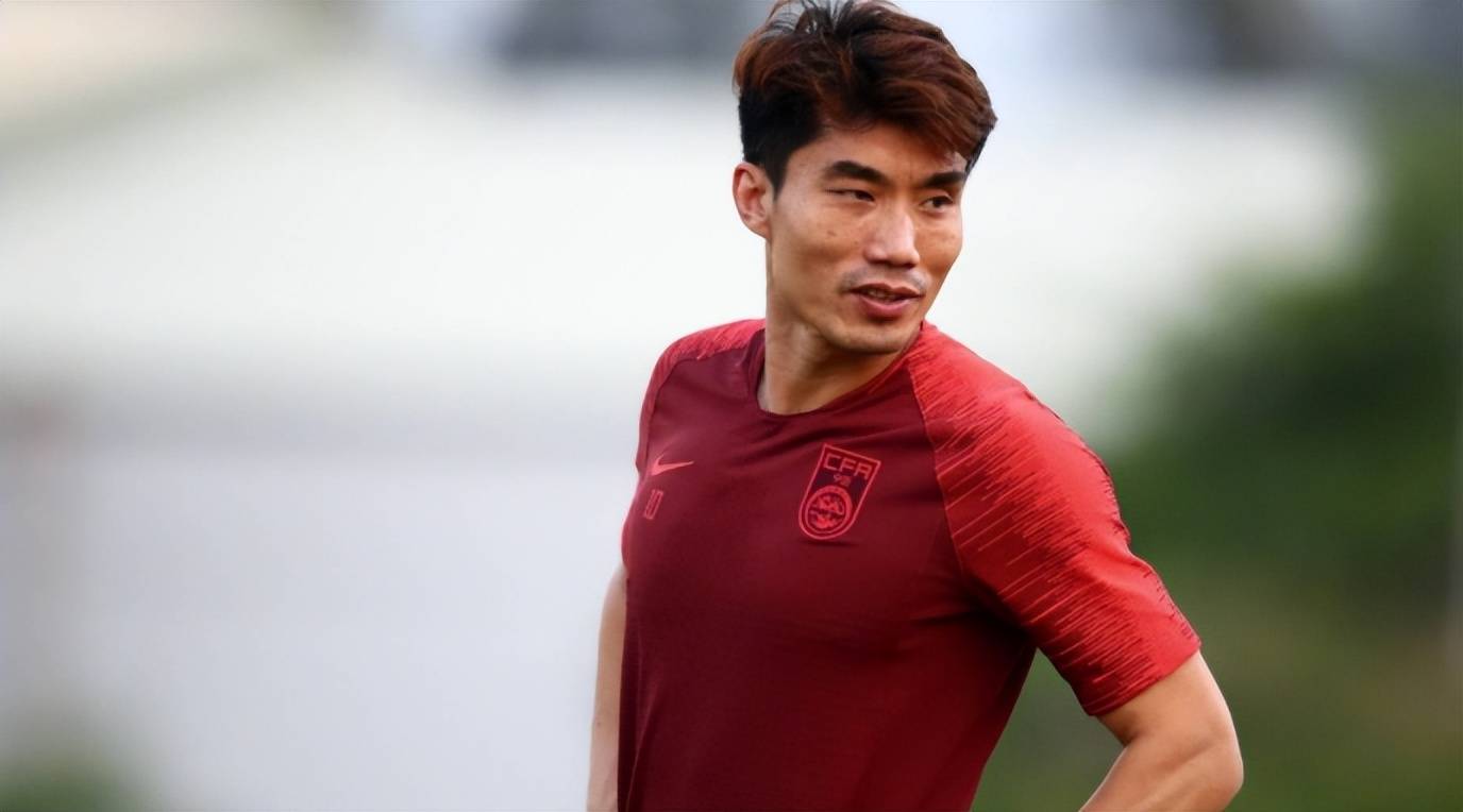 郑智刚成为中超俱乐部新任主帅 就要求艾克森+阿兰转会到球队 张琳芃+韦世豪一分钱都没有推荐自己入队