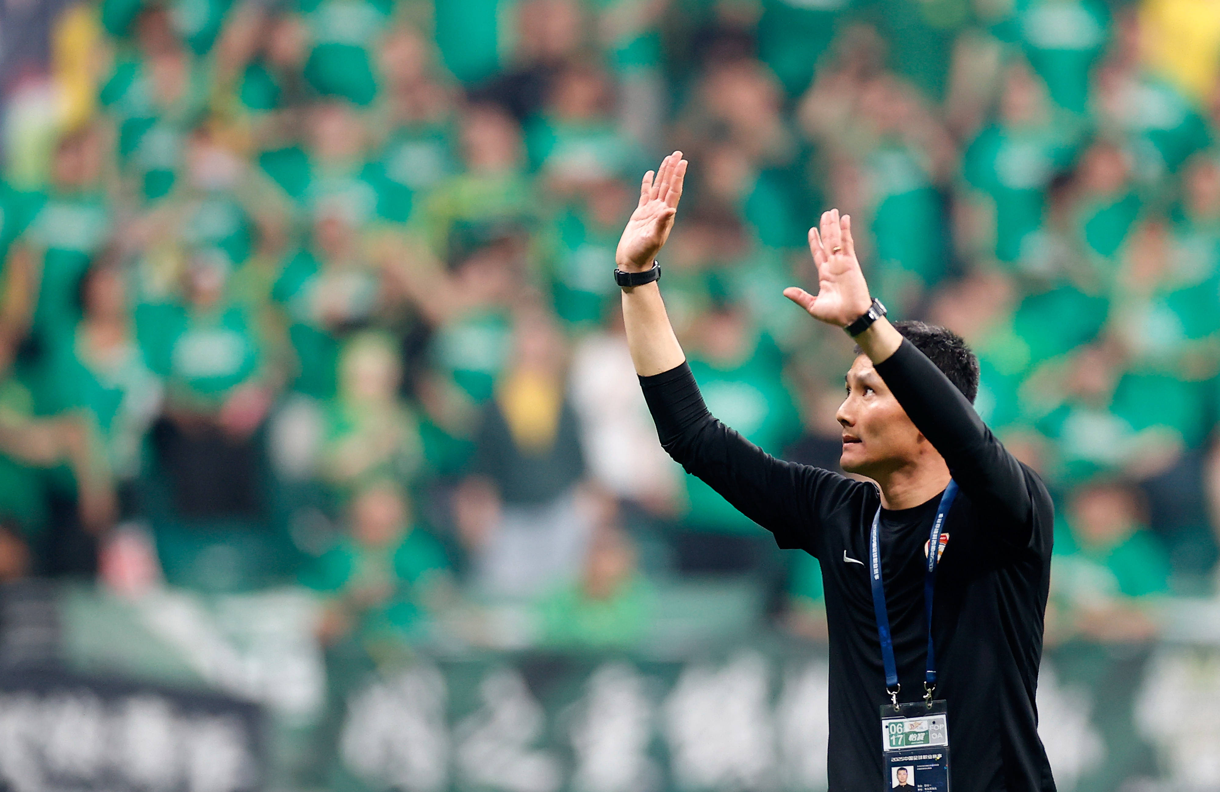 足协官方：邵佳一出任中国男足新任主教练