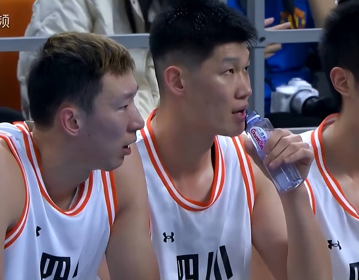 花了很多钱 却止步半决赛 四川男篮吃大亏 赛后三人被炮轰